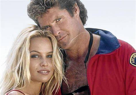 Pamela Anderson, en una imagen promocional de 1992 de ’Los vigilantes de la playa’.