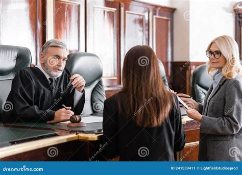 Imagen de archivo del caso Baby M con los protagonistas del litigio