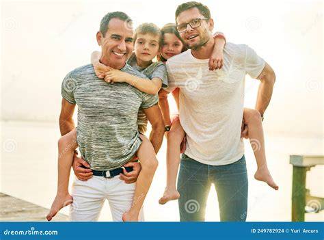 Foto: Pareja sin hijos disfrutando de sus hobbies