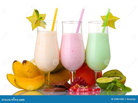 vaso de leche y batido de frutas