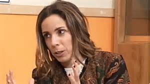 Ana Aznar durante una entrevista sobre crianza y desarrollo socioemocional infantil