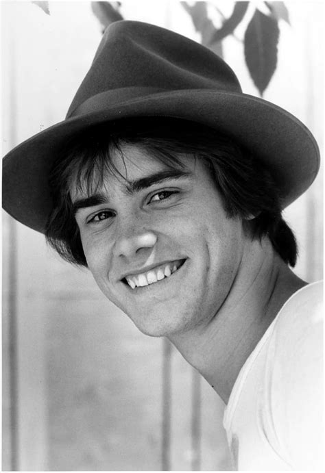 Jim Carrey joven actuando en un cabaret