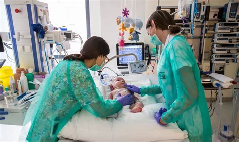 imagen que representa el cuidado y la delicadeza en la Unidad de Cuidados Intensivos Neonatales (UCIN)