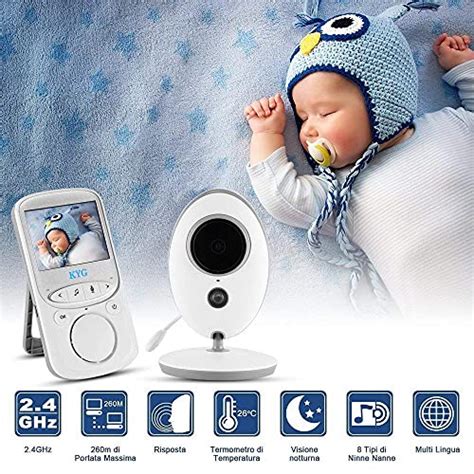 Un vigilabebés con cámara y monitor para bebés.