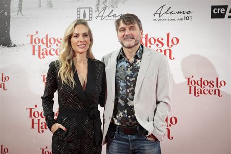 Foto de Salva Reina en un escenario de comedia