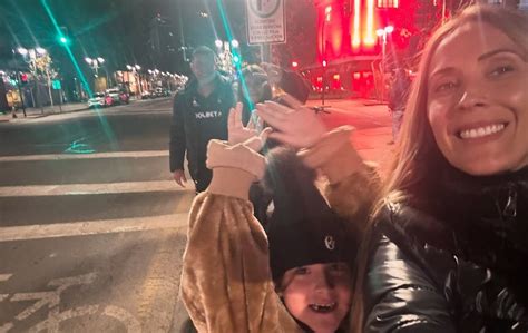 Jorge Almirón junto a su esposa Marina Abril.