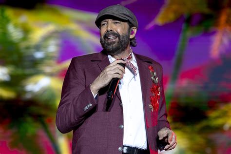 Foto de Juan Luis Guerra en la época de Bachata Rosa