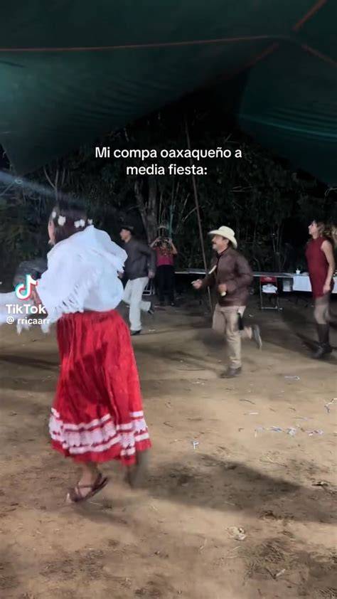 Danza de mujeres en celebración privada