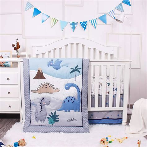 Cuna de bebé con ropa de cama segura y ligera en tonos azules