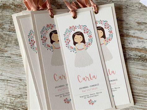 Infografía sobre ideas creativas para personalizar tarjetas y recordatorios de Primera Comunión