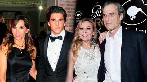 Foto familiar de Alma Obregón con sus hijos