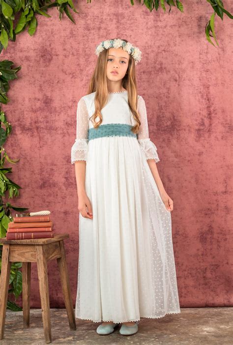 Fotografía de vestidos de comunión clásicos y modernos de El Corte Inglés
