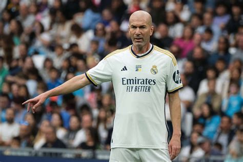 Fotografía de Zinedine Zidane en acción durante un partido