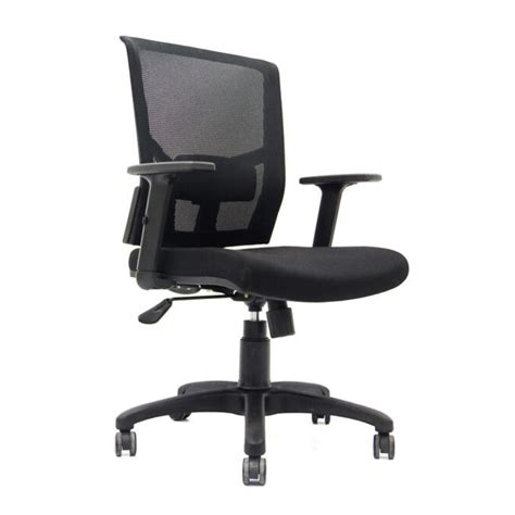 Diagrama que muestra la posición ergonómica correcta del bebé en un fular (posición ranita y columna en C).