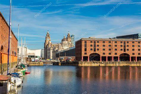 Paisaje urbano de Liverpool con las Three Graces y el Albert Dock