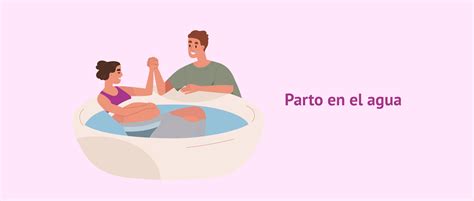 madre pariendo en piscina de parto en agua