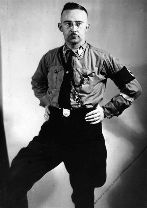 Imagen de Heinrich Himmler supervisando un proyecto de las SS
