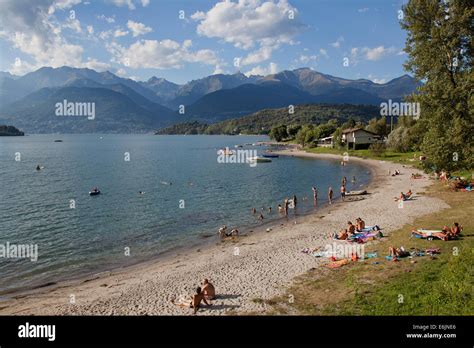 imagen de la playa de Piona con el lago de Como al fondo