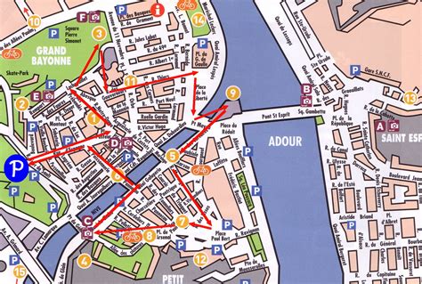 Mapa turístico del centro histórico de Bayona con iconos de parques, museos y puntos de interés familiar.