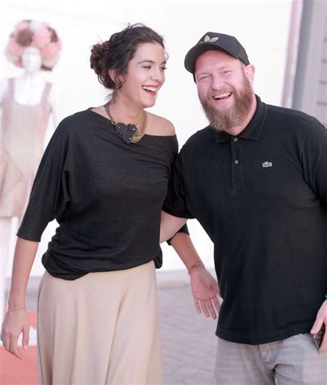 Alba Molina y Andreas Lutz actuando juntos
