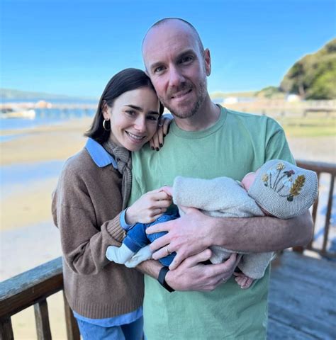 Foto de Lily Collins, Charlie McDowell y su bebé Tove Jane McDowell