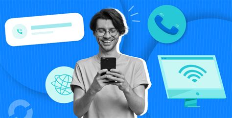 Iconos que representan horario, reserva online y llamada telefónica.