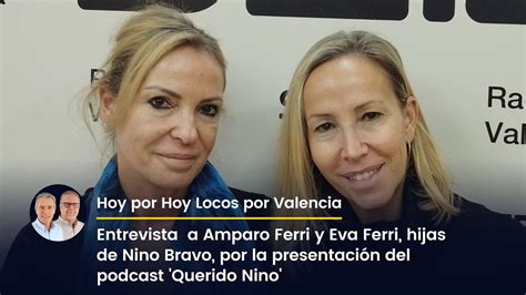 Fotografía de Amparo y Eva, las dos hijas del cantante Nino Bravo, en un homenaje a su padre.