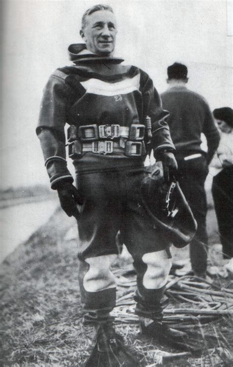 Foto histórica de Norbert Casteret y su equipo en el Plan de Aigualluts con barriles de fluoresceína