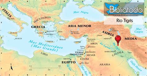 Mapa topográfico que muestra el nacimiento del Tigris y el Éufrates en las montañas de Anatolia y su curso hacia el Golfo Pérsico.