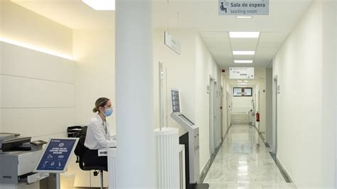 Infografía con las especialidades médicas del Hospital Vithas Almería