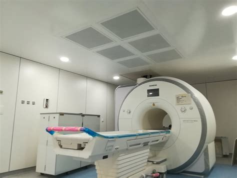 Imagen de una sala de resonancia magnética en el Hospital Vithas Almería
