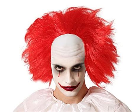 Montaje de diferentes accesorios de Halloween: pelucas, máscaras, maquillaje