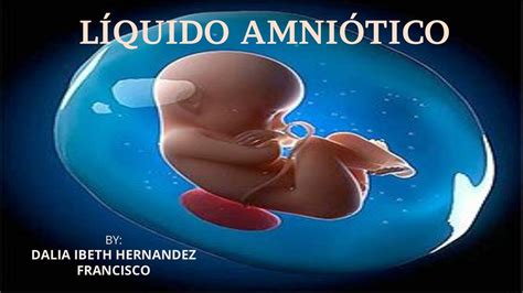 Microscopio analizando células fetales del líquido amniótico