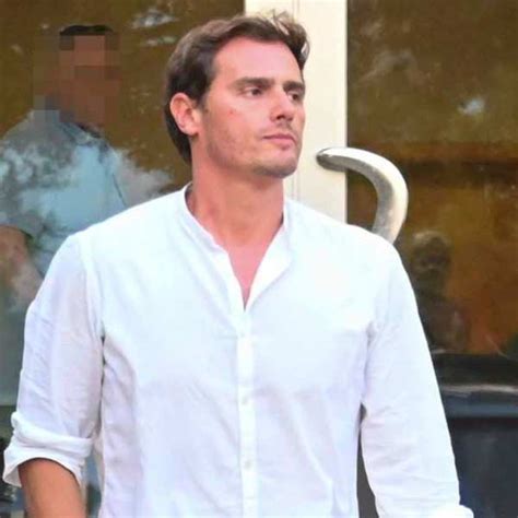 Albert Rivera en un acto político discutiendo sobre derechos reproductivos
