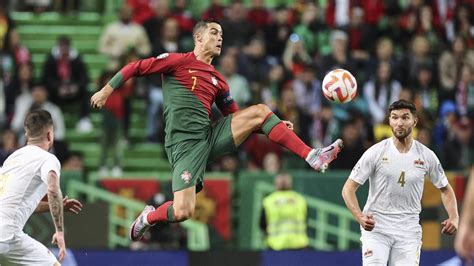 Cristiano Ronaldo Jr. en un partido de fútbol con la selección sub-16 de Portugal