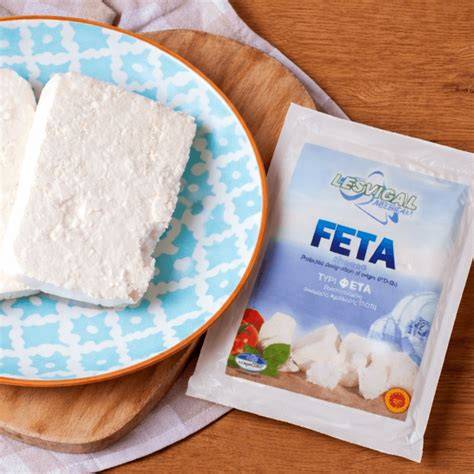 Queso Feta tradicional griego en bloques