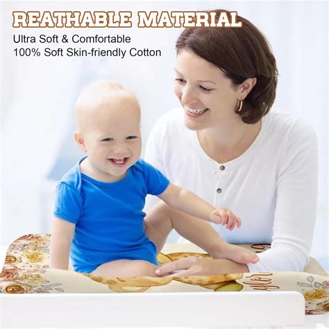 Variedad de cambiadores portátiles y fundas de cambiador con diferentes estampados.