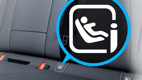 Gráfico comparativo de las normativas R44 y R129 i-Size, destacando las mejoras en seguridad para la cabeza y el cuello.