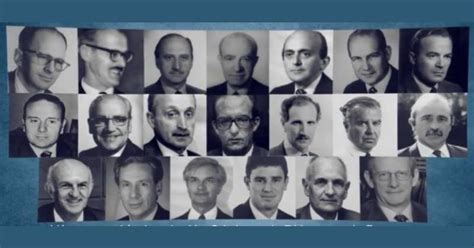 Foto histórica de los fundadores del RCOG o del primer edificio