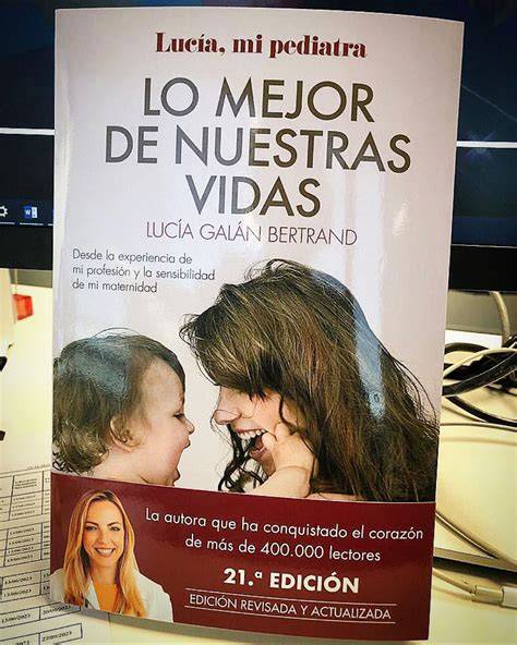 Foto de Lucía Galán Bertrand, sonriente y en un entorno profesional