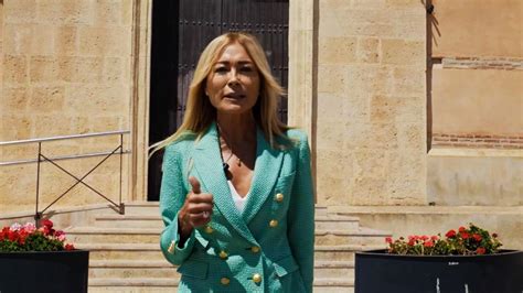 Mar Segura en campaña política en Lucainena de las Torres.