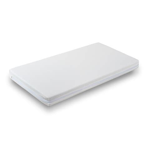 Corte transversal de un colchón de cuna BabyBed mostrando las diferentes capas de viscoelástica, tejido TNT y 3D.