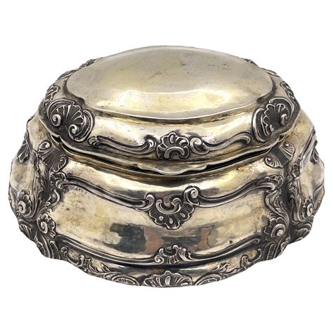 Biberón histórico de peltre o plata del siglo XVIII o XIX.