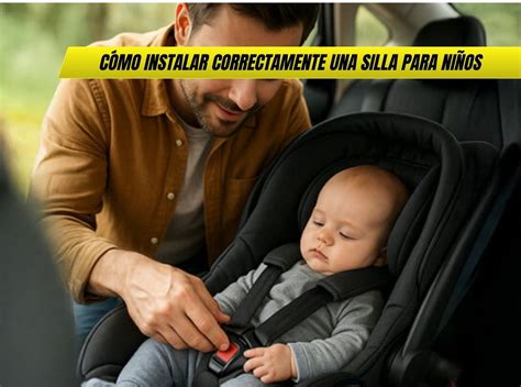Foto de familia instalando correctamente una silla de coche infantil en el asiento trasero