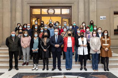 Foto de la recepción institucional del alcalde de Pamplona a los participantes de un congreso de lactancia materna