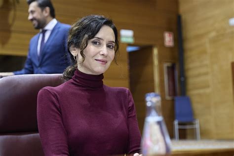 Foto de Isabel Díaz Ayuso durante una declaración oficial