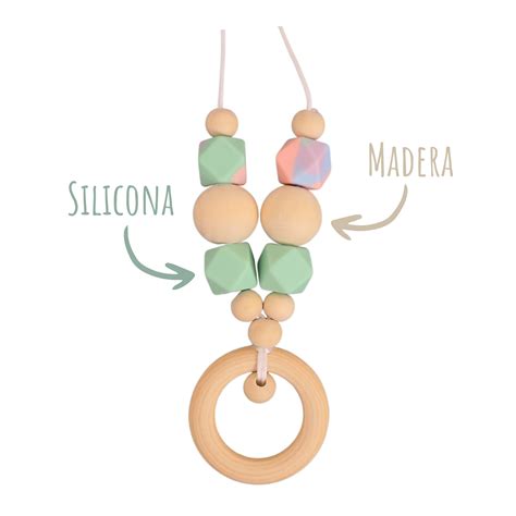 Diseño de collar de lactancia con piezas de silicona y madera en colores atractivos para bebés.