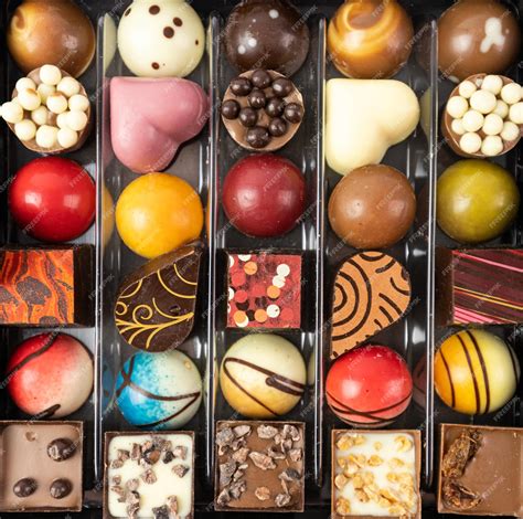 Variedad de bombones y chocolates