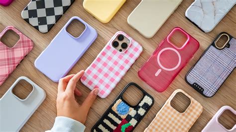 Infografía comparando diferentes tipos de fundas de biberón para iPhone