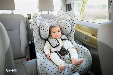 Ilustración de errores comunes al instalar una silla de coche